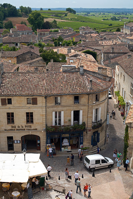 La place principale de Saint-Emilion