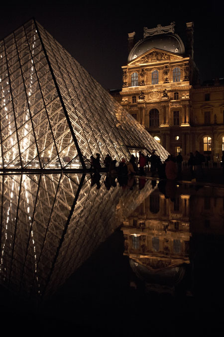 La pyramide du Louvre Ã  Paris